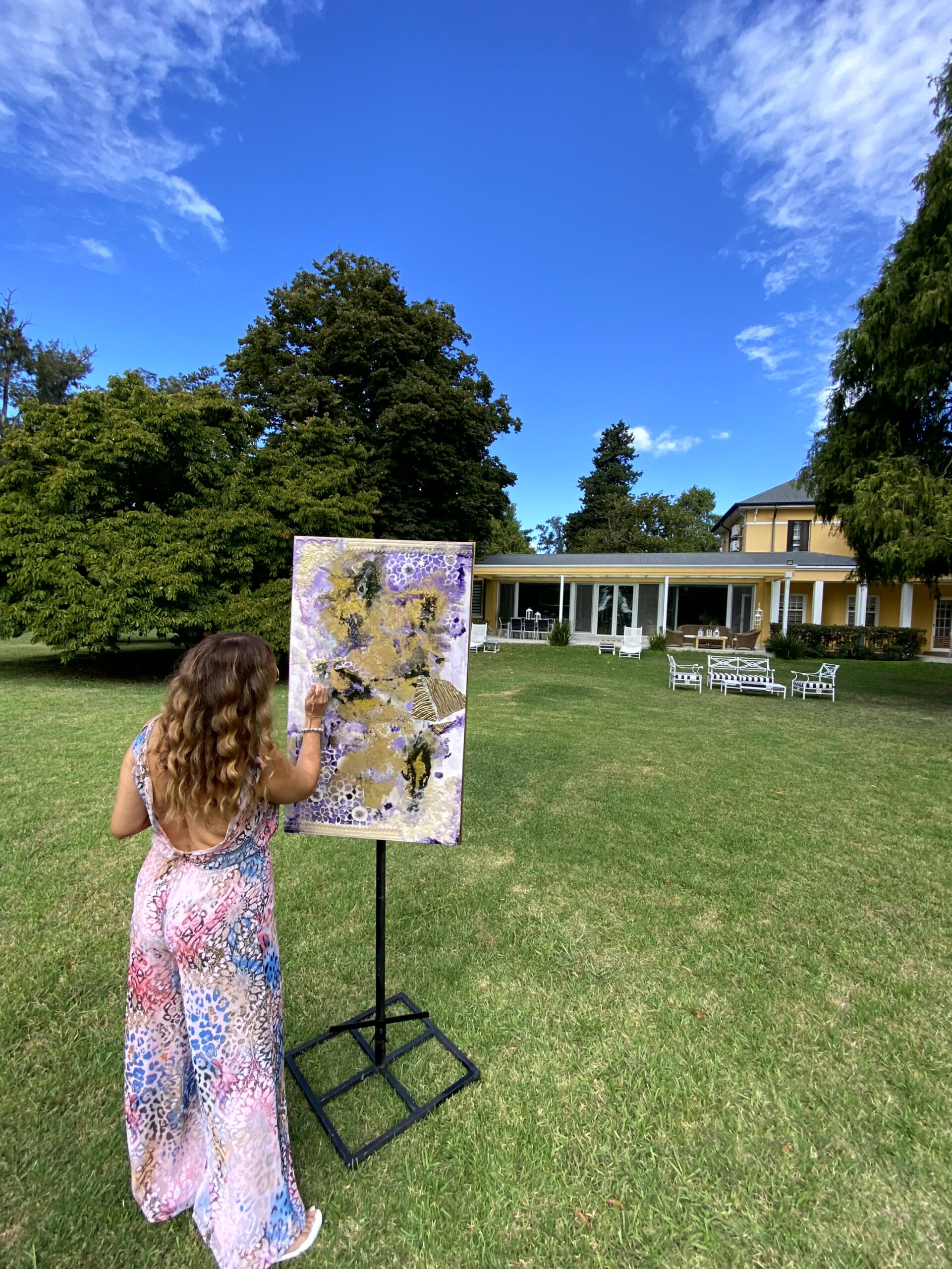 Memé Cano en un entorno de paz en su parque acompañando procesos de coaching